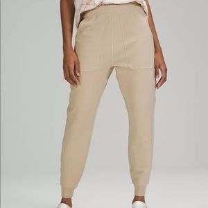 Lululemon LA All You Need Relaxed Pant Size 4 Trench